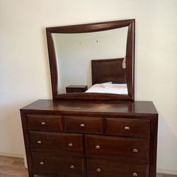 Bedroom set