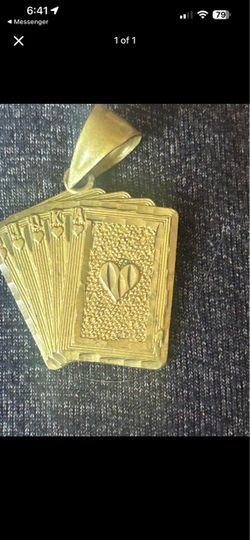 GOLD TONE/BRASS TONEVCARD PENDANT