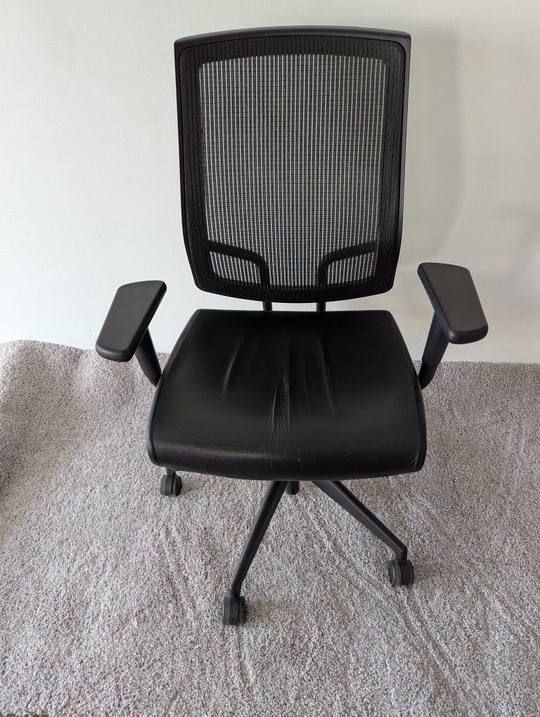 Comfortable Black Office Chair