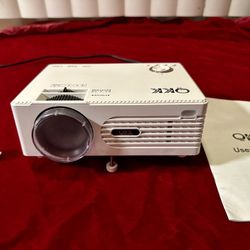 QKK HD Mini Projector