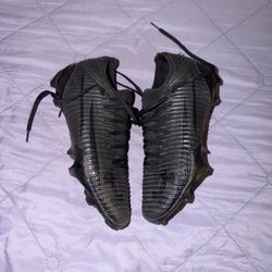 all black cleats under armor