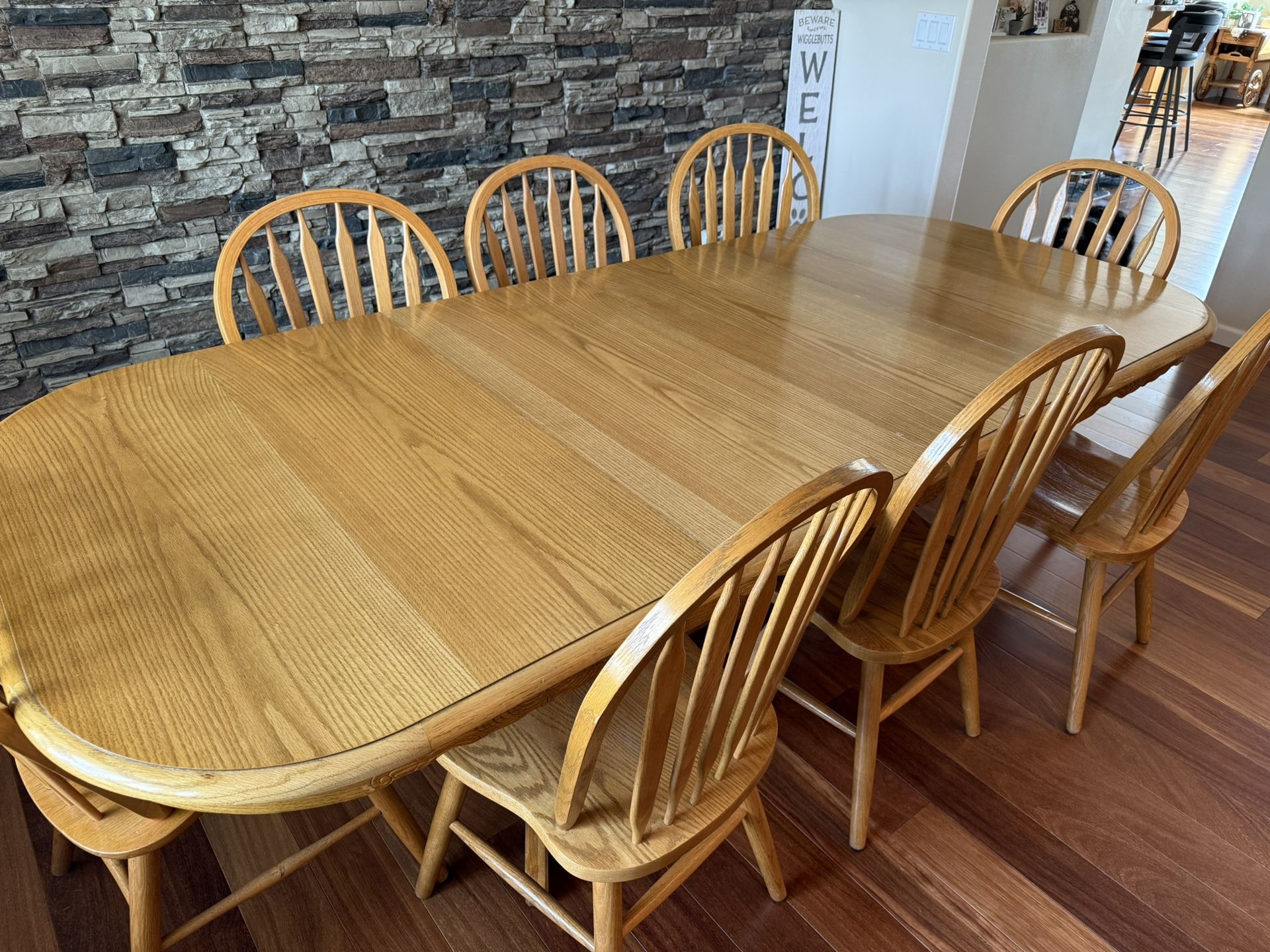 Oak Dining Room Table and Chairs