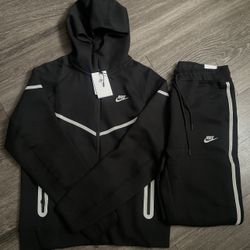 Nike Tech Fleece 