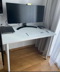 Desk / Table 