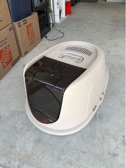 Cat litter box