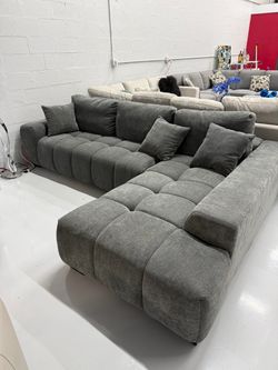Gray Tufted Fabric Sectional Sofa