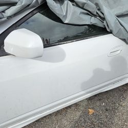 05-06

Acura RSX Type-S OEM Driver Side Door Mirror  Heated/powered 