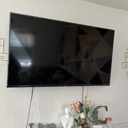 55 Inch tv (like New)