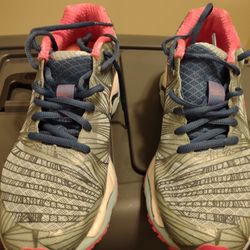 Mizuno Women's Size 8.5 Running Tennis Shoes