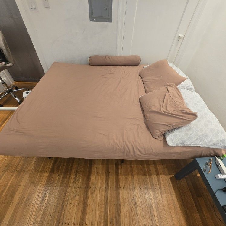 Queen Bed Memory Foam