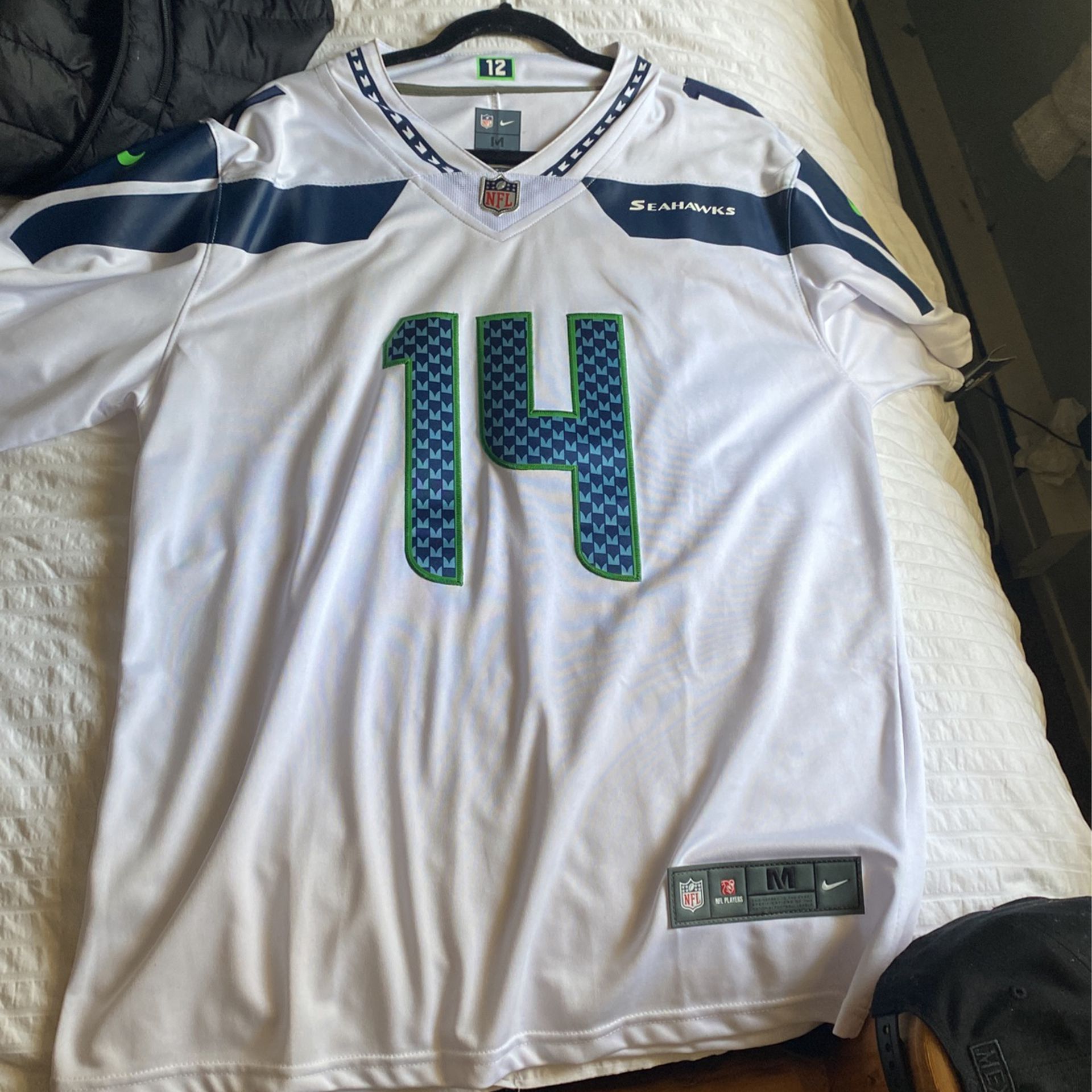 DK Metcalf Jersey for Sale in Spanaway, WA - OfferUp