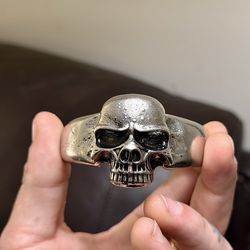Awesome 😎  !! Large and heavy skull cuff bracelet  !