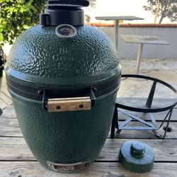 Big Green Egg small