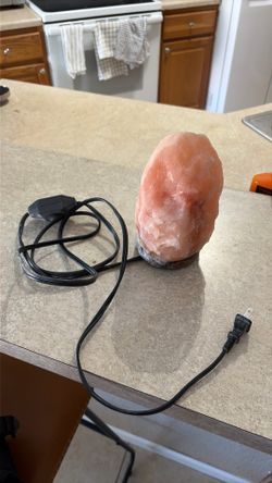 Himalayan pink salt lamp