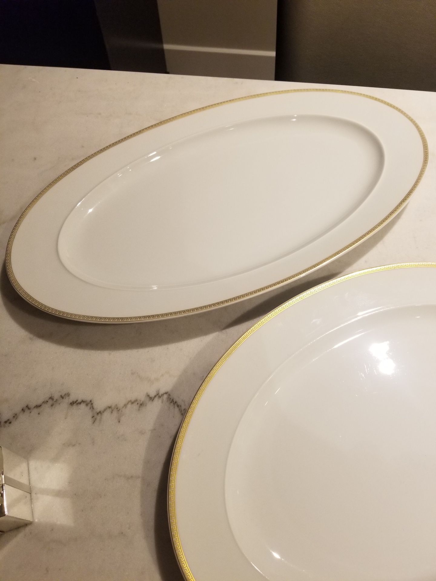 Versace Meandre d'Or Dinner Set