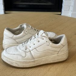 Woman’s American Eagle Sneakers Size 7