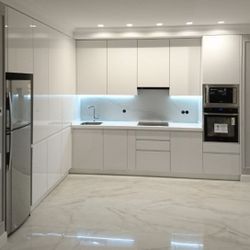 Custom Kitchen Cabinets 