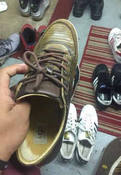 Vintage ugg shoes size 12