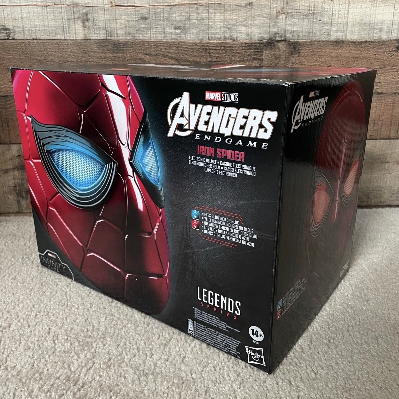 hasbro marvel legends series spider-man iron spider electronic helmet DLR Your Friendly Neighborhood Spider Action Figure Casco Iron Spider