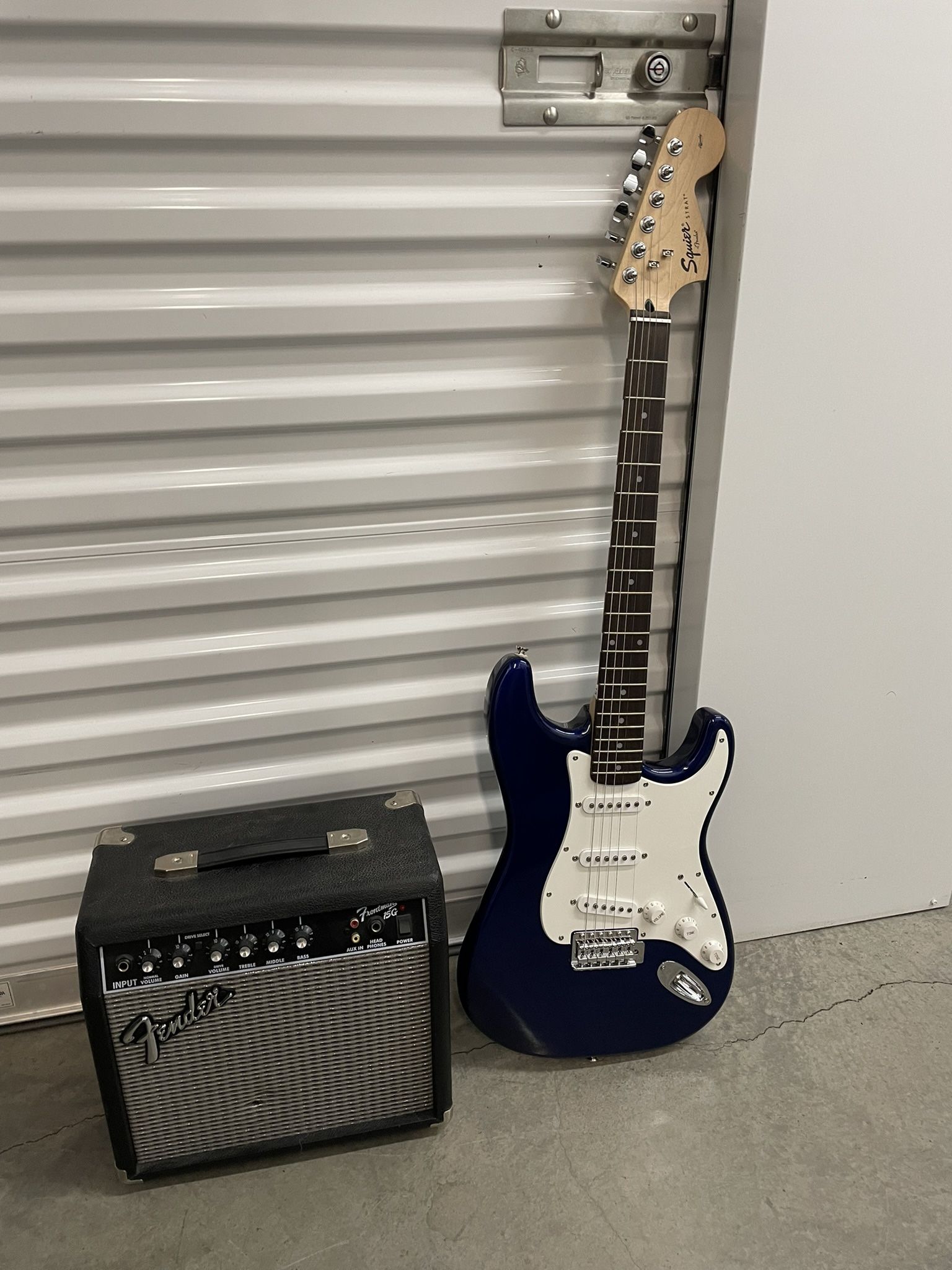Fender Squier Stratocaster With Amp
