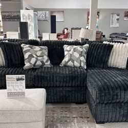 OM• $38 Initial • Brand New Midnight Madness Sectional On Display 