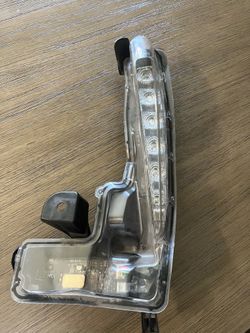 2017-19 TOYOTA COROLLA LEFT RUNNING LIGHT