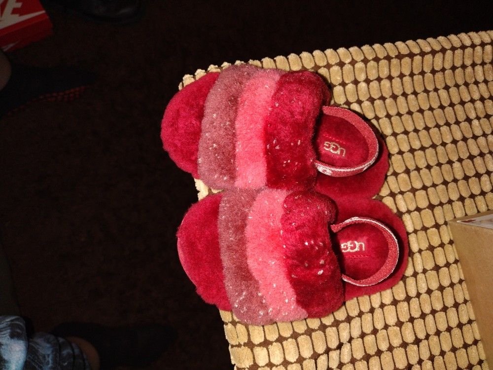UGG Plush And Cushy Slippers For Baby/Toddler, Sz. 6.