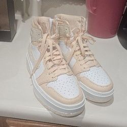 One Elevate High Tops Jordans Size 11 