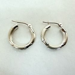 10K White Gold Hoop Earrings 