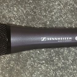 Sennheiser Professional E 835 Dynamic Cardioid Vocal Microphone