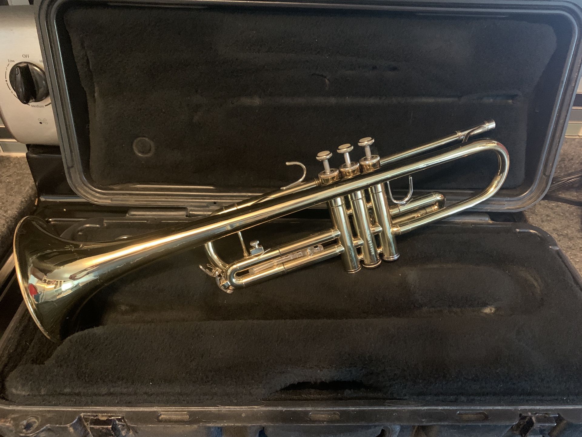 SUPER NICE Bach TR300 Beginning Band Trumpet With Case