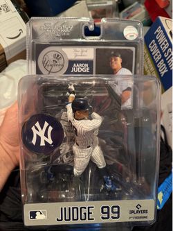 McFarlane Toys MLB Players Aaron Judge New York Yankees 7 in Figurine