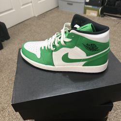 Jordan 1 Mid “Lucky green”