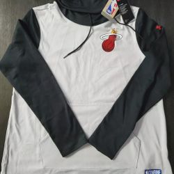 New Womens Under Armour Miami Heat Cowl Neck Sweatshirt Style 1302042 Size Large