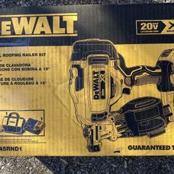 DEWALT 20V MAX 15° LITHIUM CORDLESS ROOFING NAILER KIT DCN45RND1