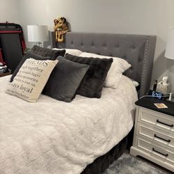 Queen bed frame- like New