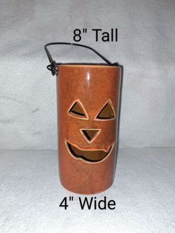 Jack-O-Lantern Halloween Ceramic Luminaire With Handle In Brand New Excellent Condition Unused (There Are No Chips Or Cracks)