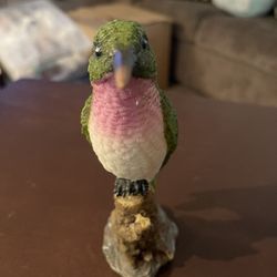 Green Pastures Hummingbird on Log Figurine – Decorative Bird Decor