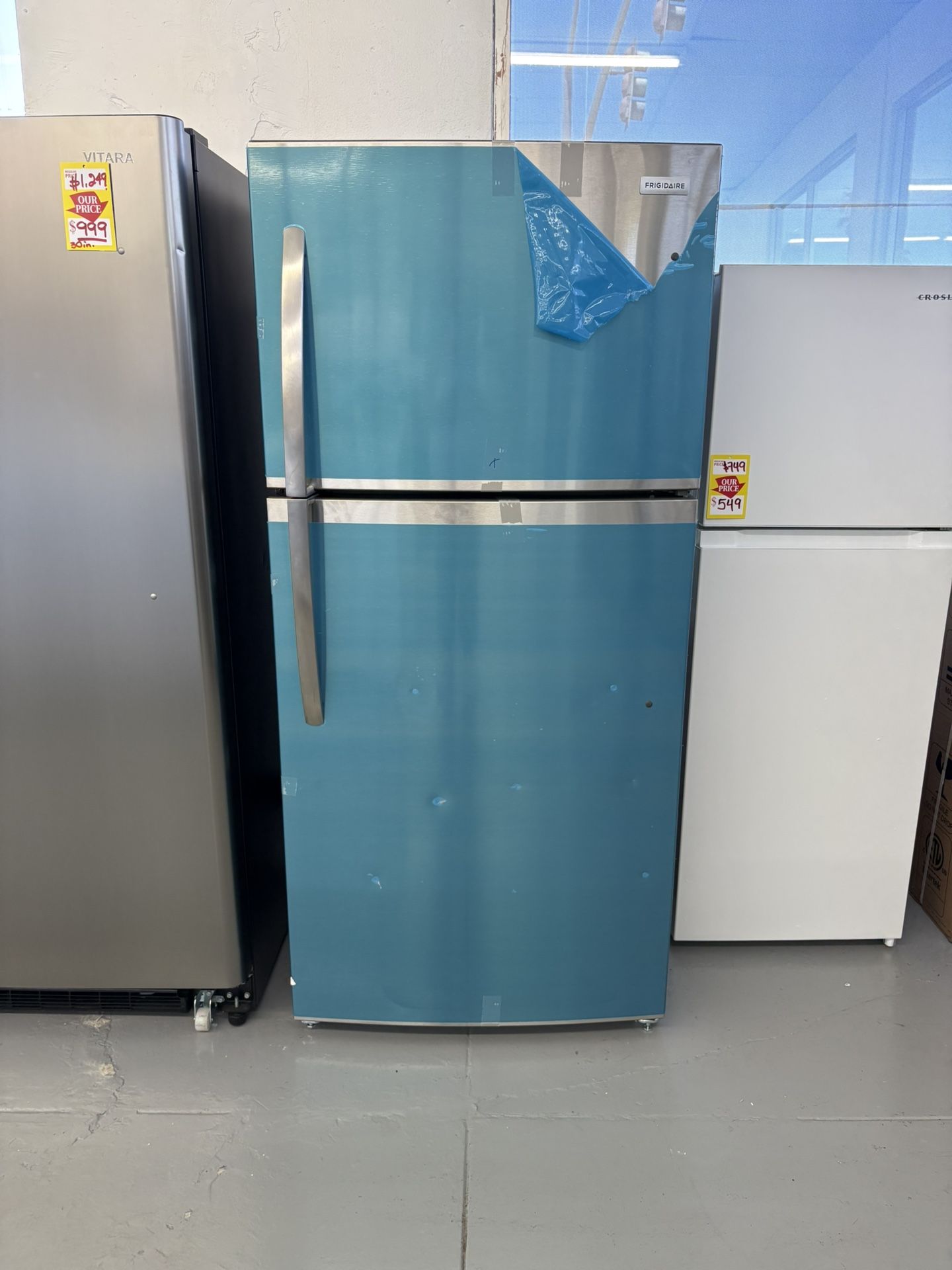 Frigidaire 30” 20 Cu. Ft. Garage Ready Top Freezer Refrigerator