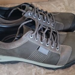 Men's Waterproof Leather Shoes - Keen Austin
and Austin Casual Size 11.5