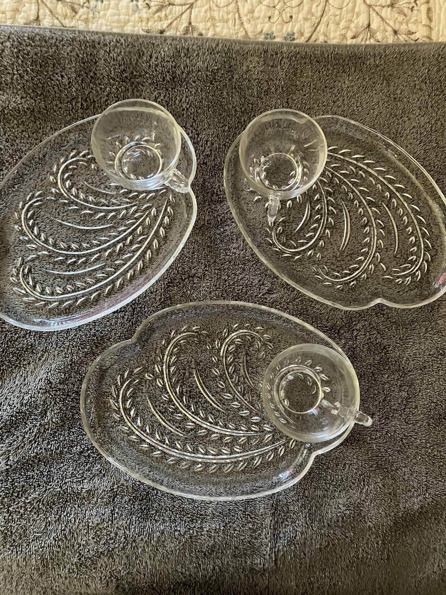 3-vintage Federal Glass 1950’s Luncheon Plates With Cups