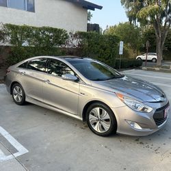 2013 Hyundai Sonata Hybrid