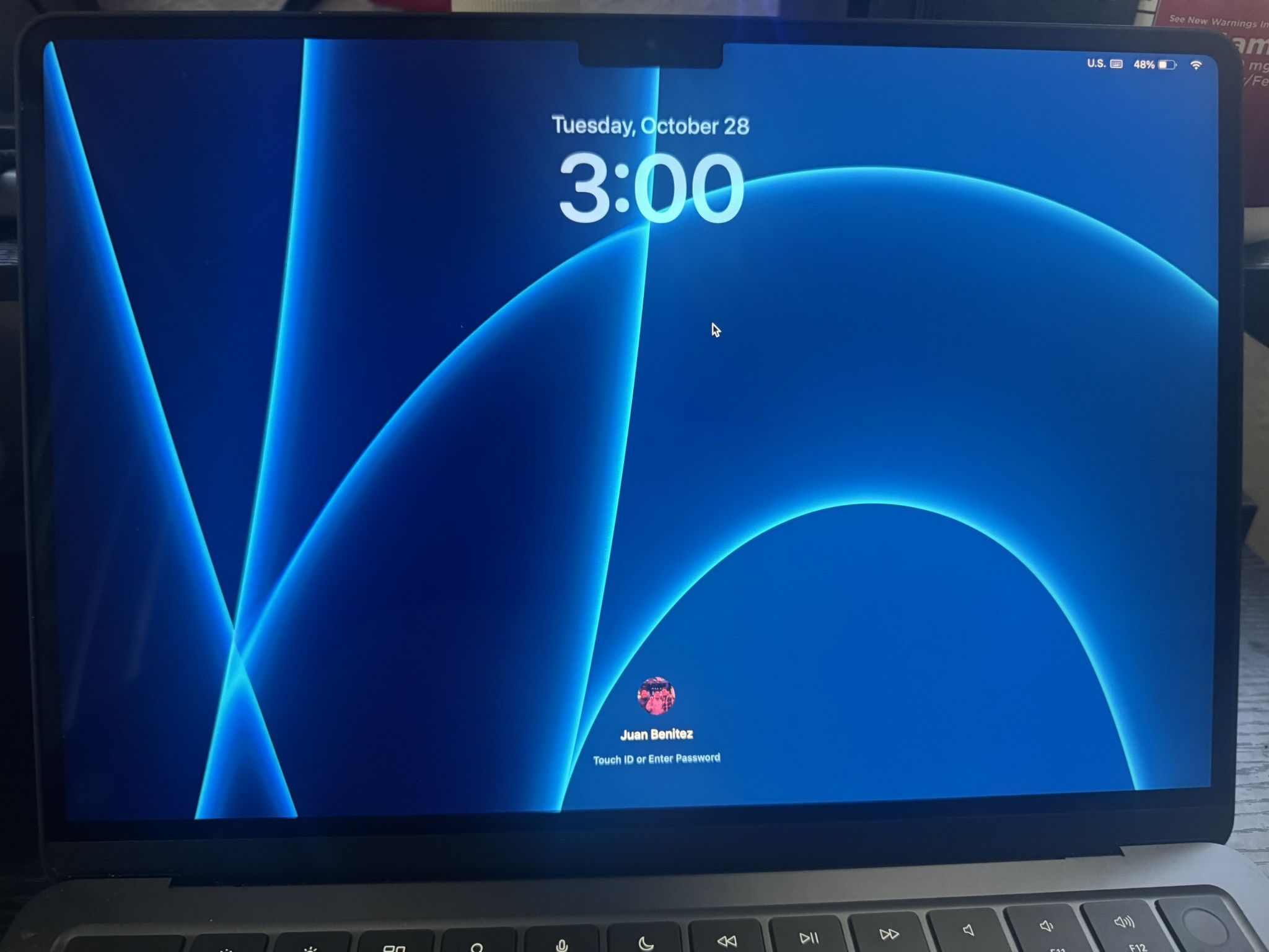 MacBook Air 13” M2 (16GB RAM / 256GB SSD) - Excellent condition!