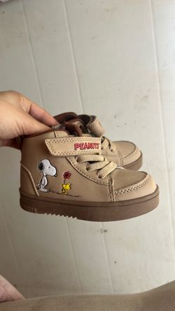 New peanuts boots