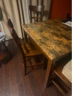 Free kitchen table