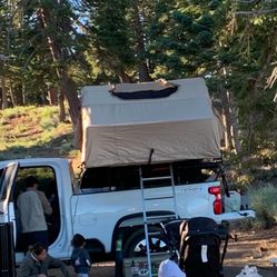 Smittybilt Overlander Tent XL With Steel Rack With LED Lights