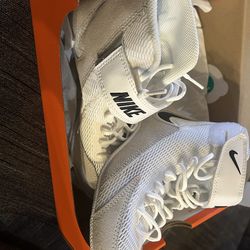 Youth Nike wrestling shoes size 1