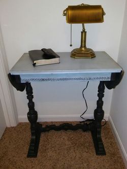**BEAUTIFUL DROP LEAF ACCENT TABLE REBURBISHED