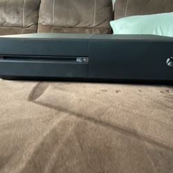 Xbox One 500 GB Read Description