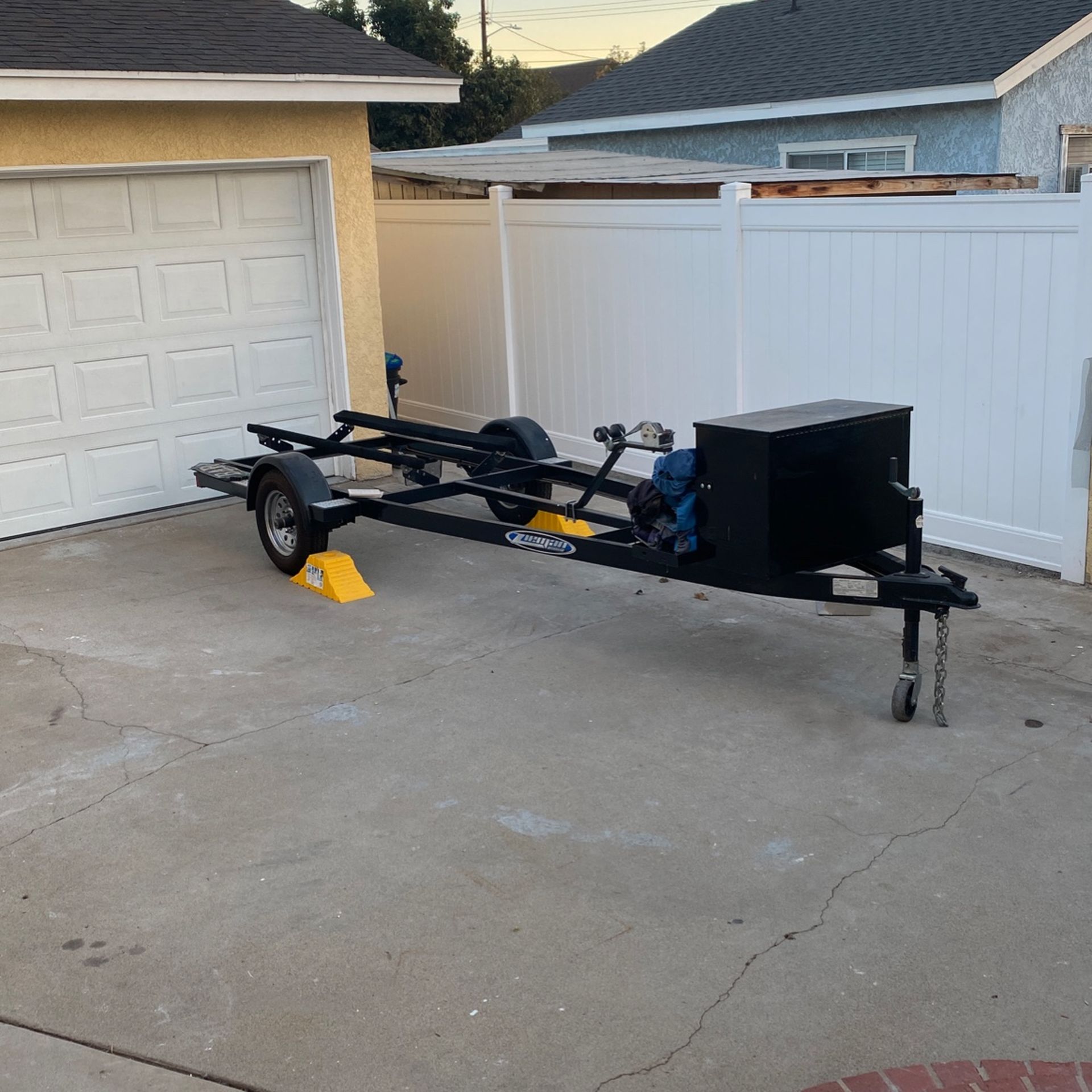 Single jet ski Zieman trailer with utility box almost new.